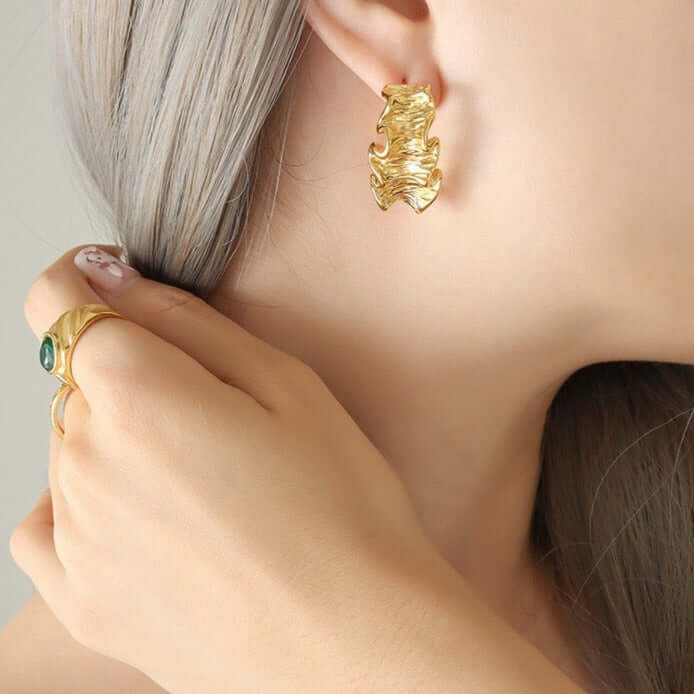 18K Gold Crinkle Hoop Earrings Gold