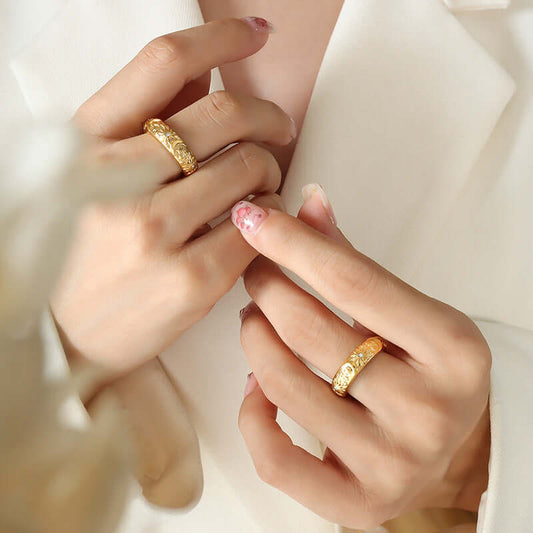 18K Vintage Gold 3D Carved Sun Moon Ring