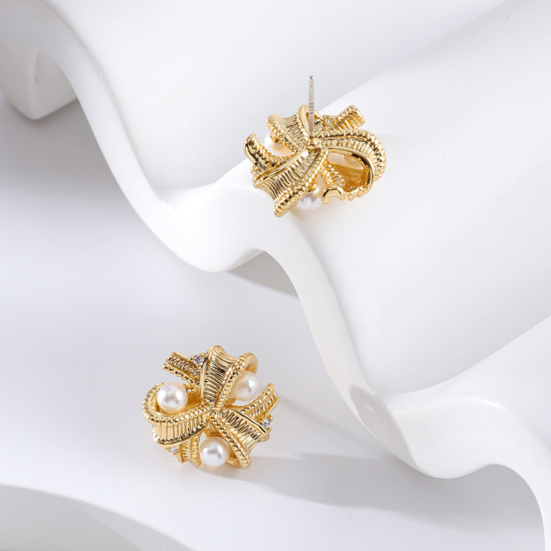 Vintage Metallic Pearl Stud Earrings