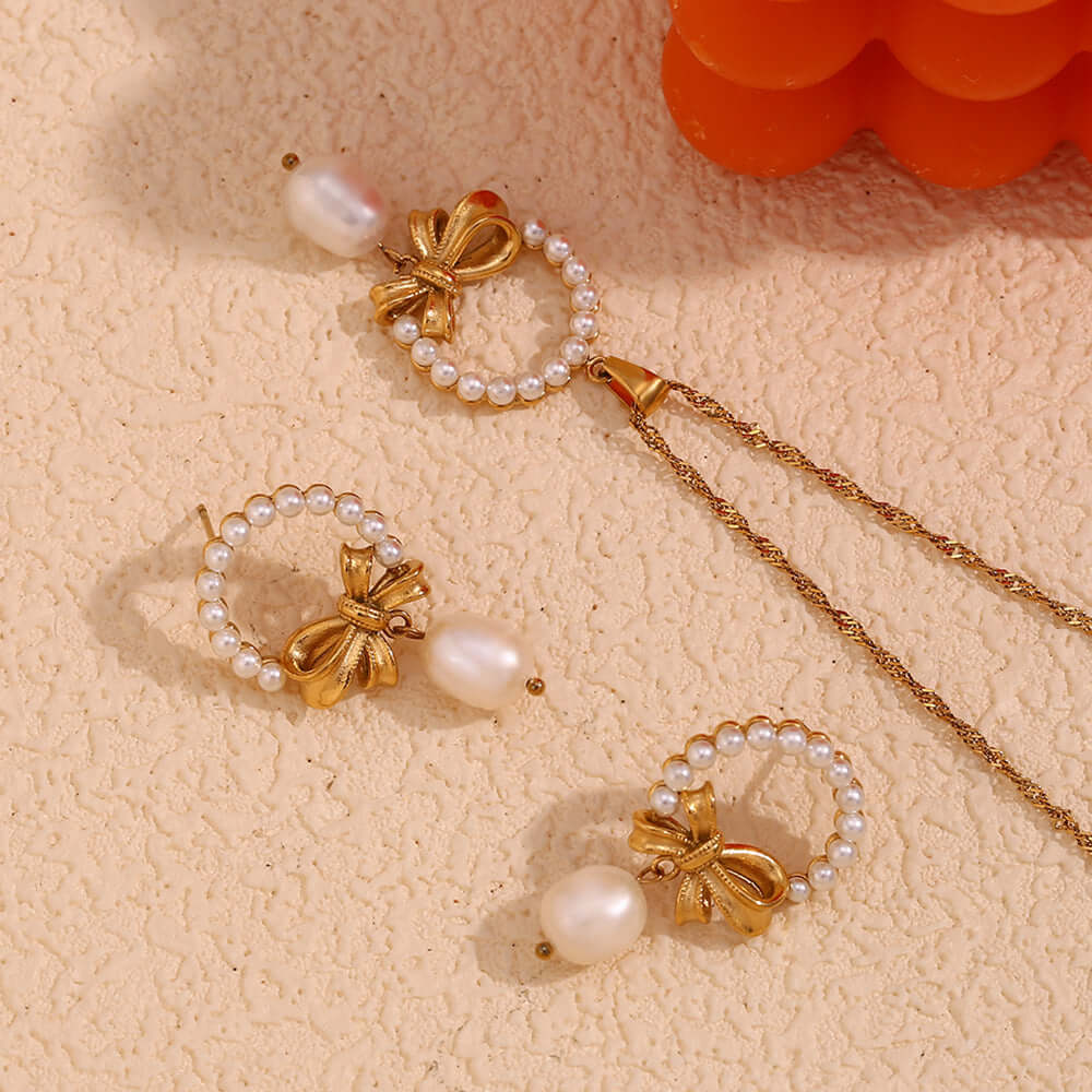 Feminine Pearl Bow Pendant Necklace