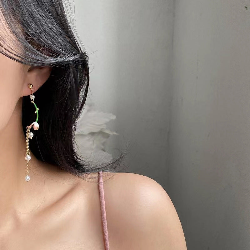 Tulip Pearl Flower Mismatch Chandelier Earrings