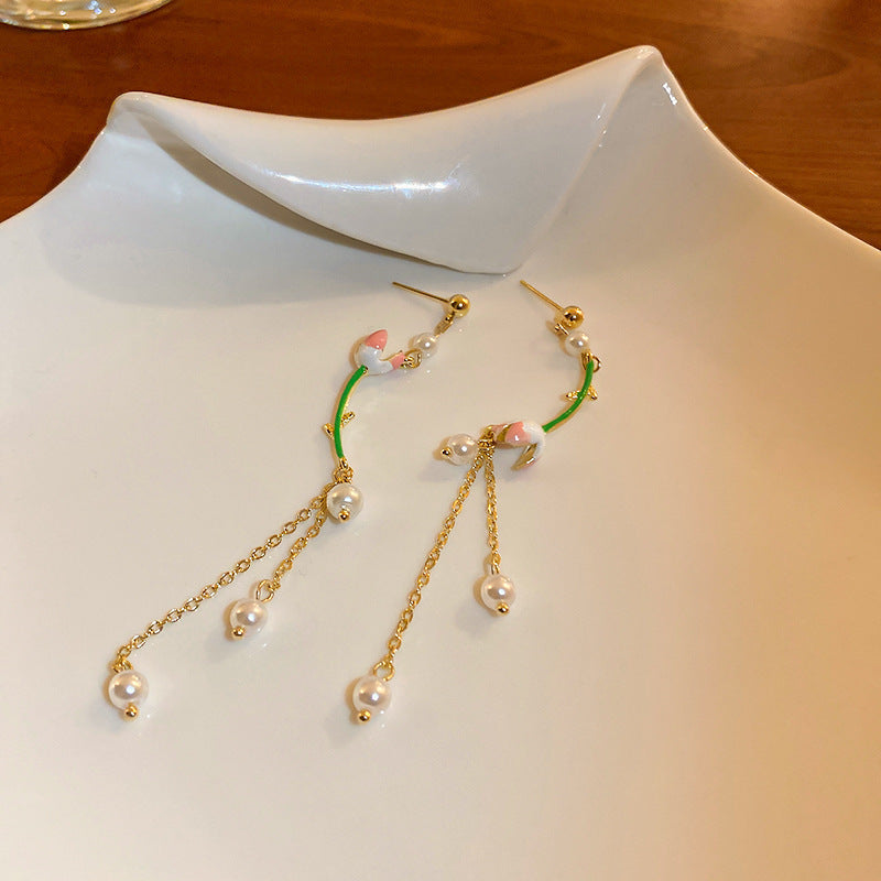 Tulip Pearl Flower Mismatch Chandelier Earrings