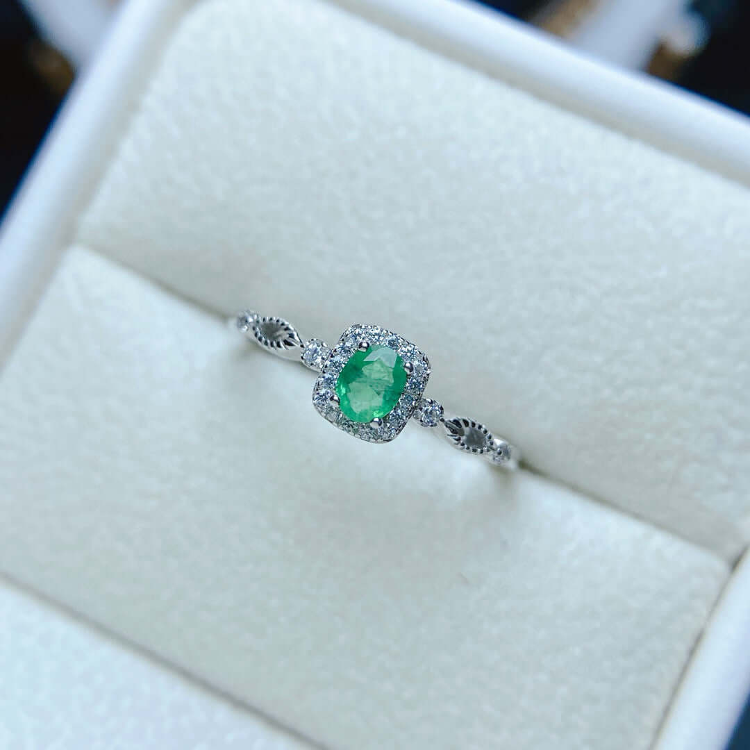 18K Platinum Minimalist Emerald Ring