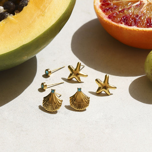 Vacation Conch Shell Mini Crab Studs