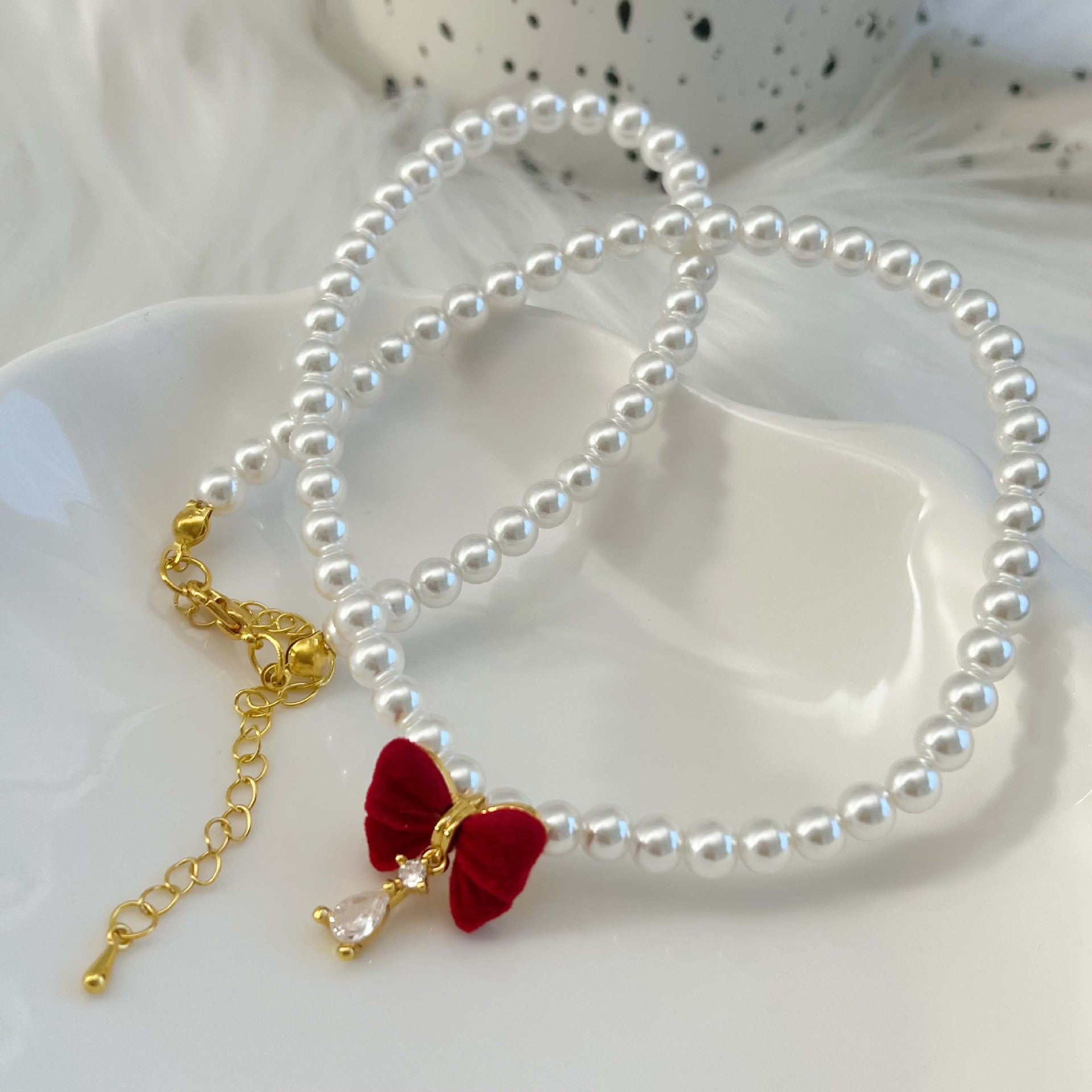 Red Bow Pearl Beaded Choker Necklace