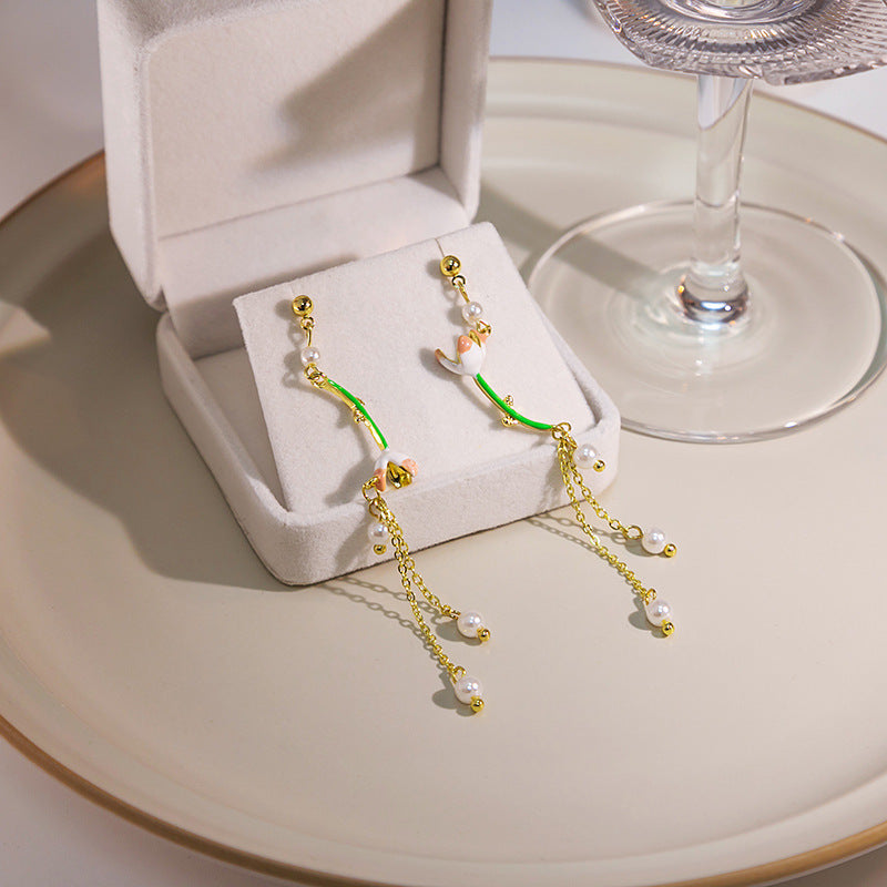 Tulip Pearl Flower Mismatch Chandelier Earrings