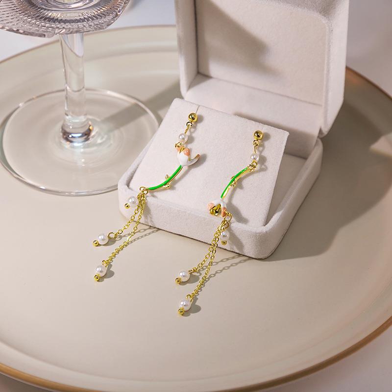 Tulip Pearl Flower Mismatch Chandelier Earrings