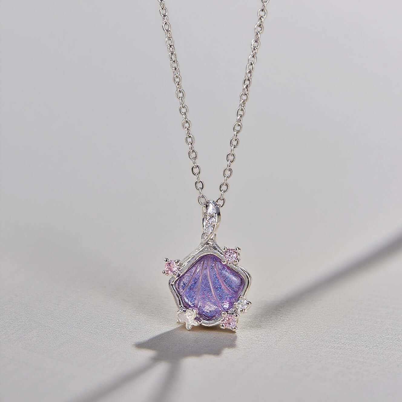 Gradient Purple Seashell Pendant Necklace