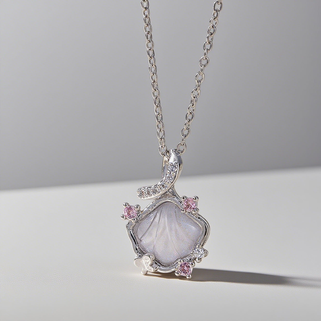 Gradient Purple Seashell Pendant Necklace