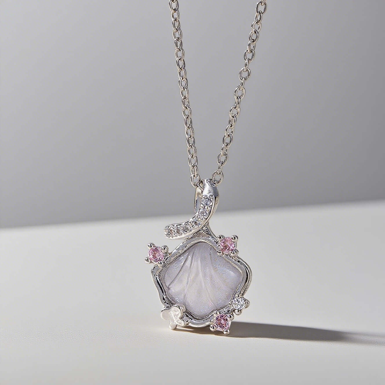 Gradient Purple Seashell Pendant Necklace