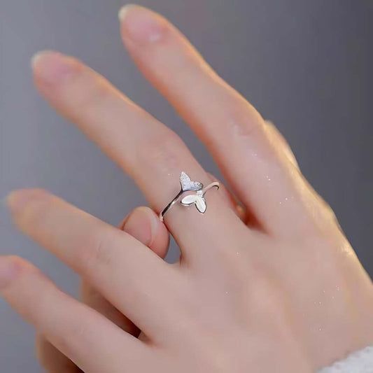 White Gold Cute Whale Tail Split Ring