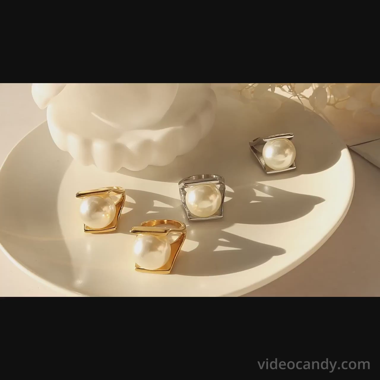 18K Gold Y Shape Pearl Cocktail Ring