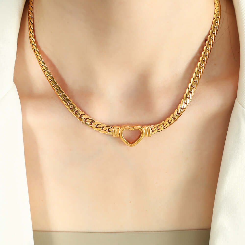 18K Gold Curb Chain Heart Choker Necklace