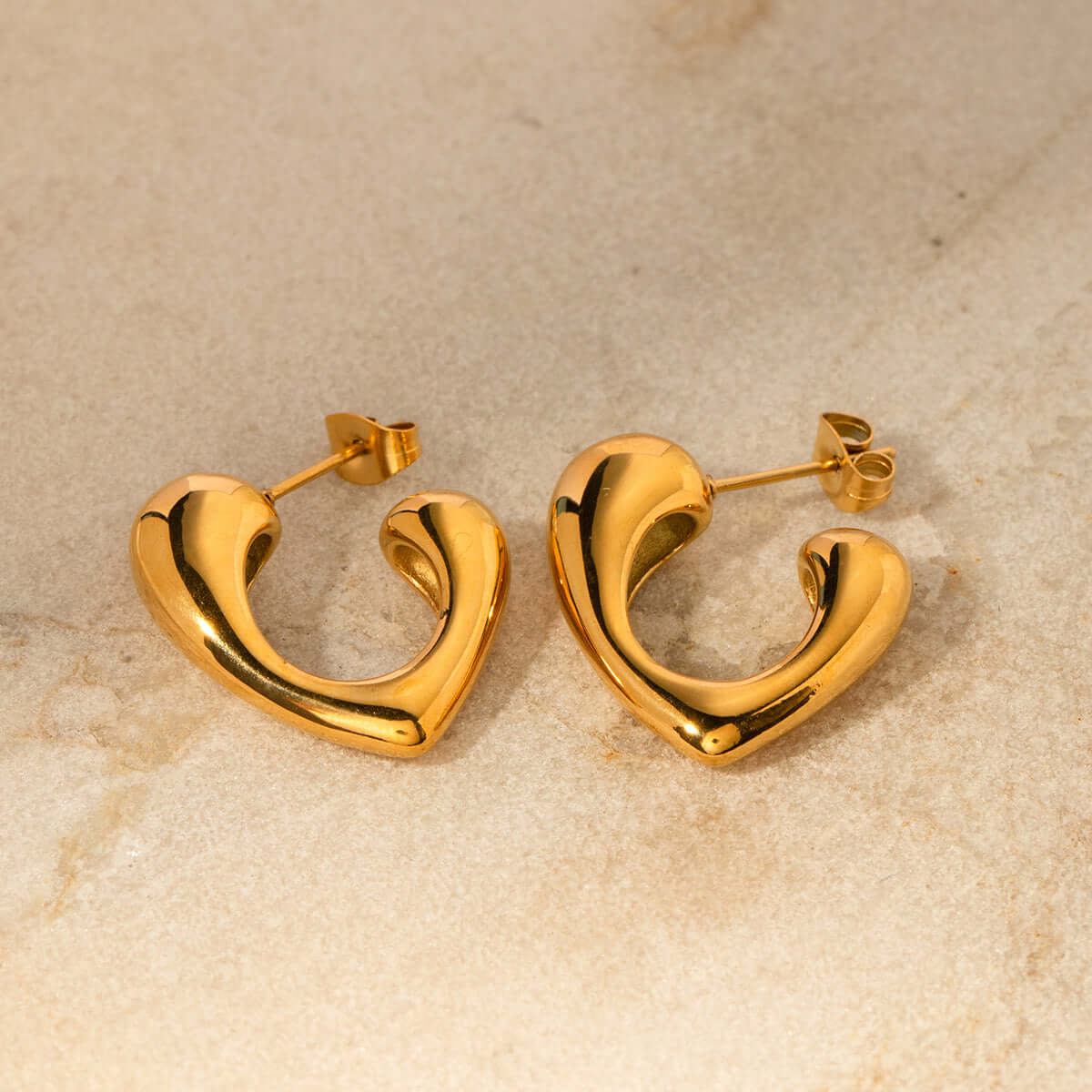 18K Gold Plated Heart C Hoop Earrings | JDE082