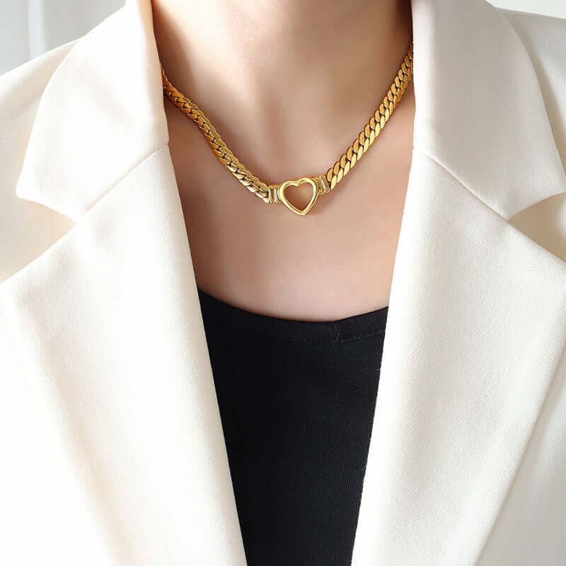 18K Gold Curb Chain Heart Choker Necklace