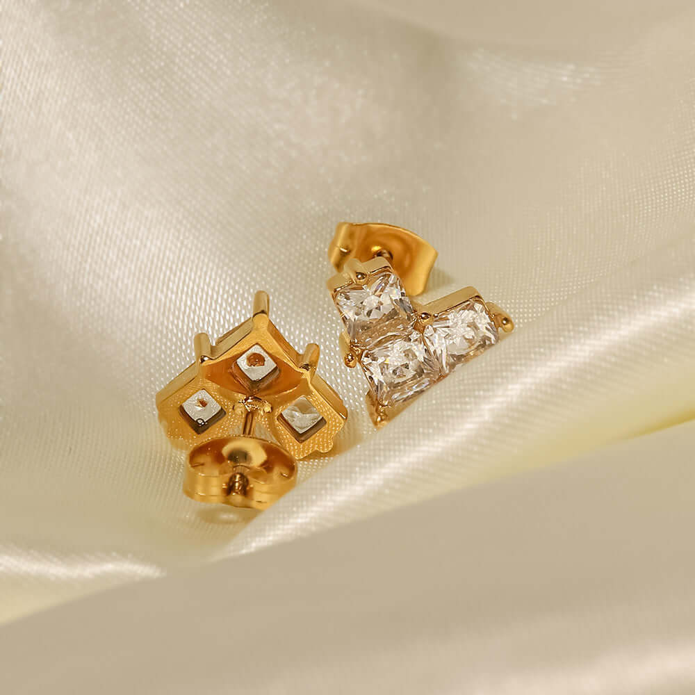 18K Gold Plated CZ Heart Earrings, Heart Shaped Stud Earrings, Heart Jewelry | JDE018