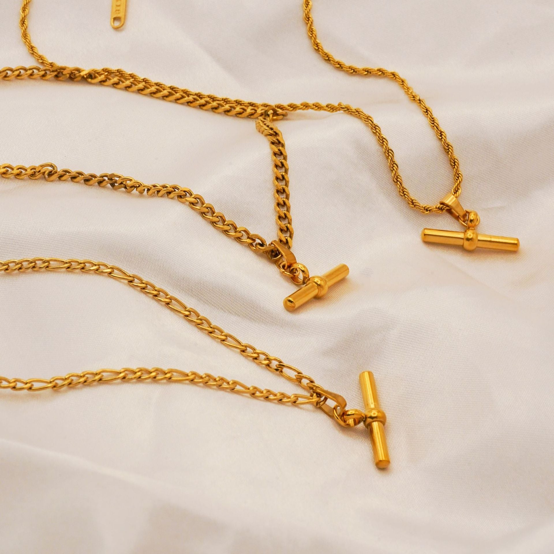 18K Gold Plated T Bar Pendant Figaro Watch Chain Necklace