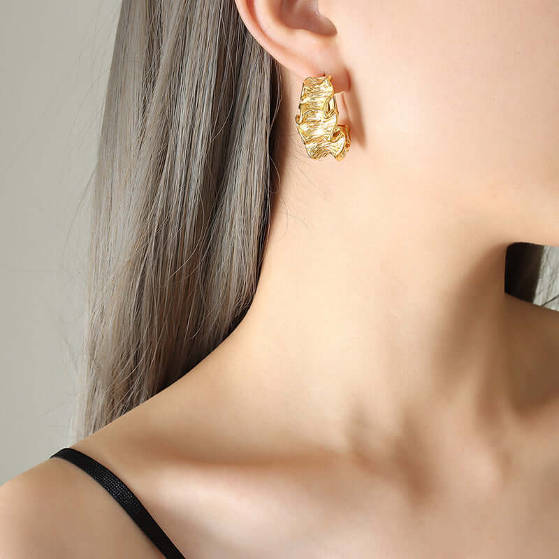 18K Gold Crinkle Hoop Earrings Gold