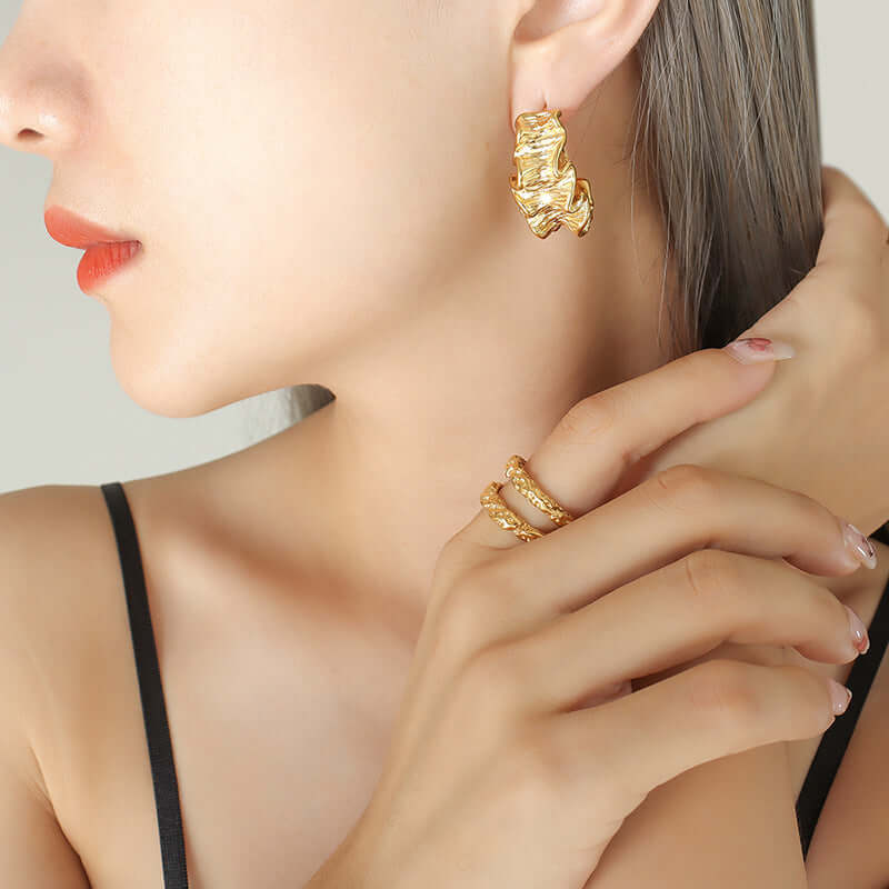18K Gold Crinkle Hoop Earrings Gold