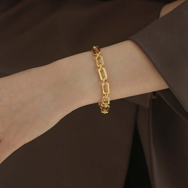 18K Gold Oval Link Chain Bracelet 18K Gold Oval Link Chain Bracelet 