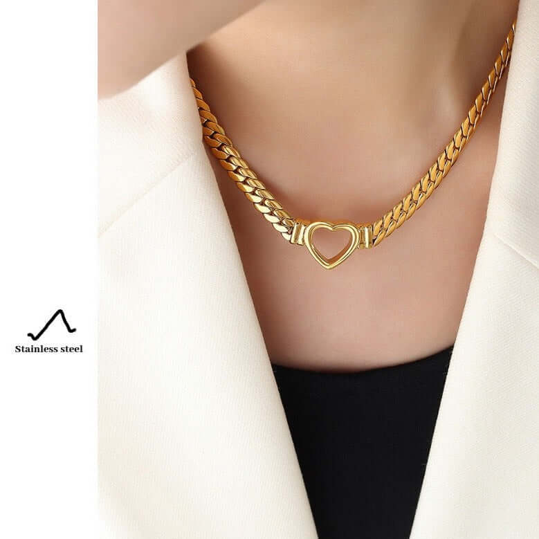 18K Gold Curb Chin Heart Choker Necklace