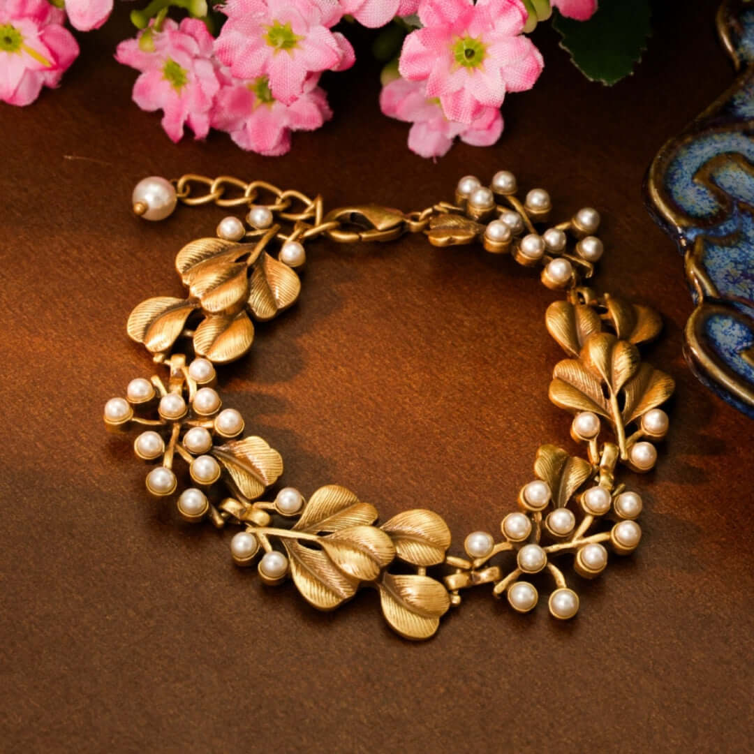 Retro Ginkgo Leaf Bold Statement Choker Necklace Pearl