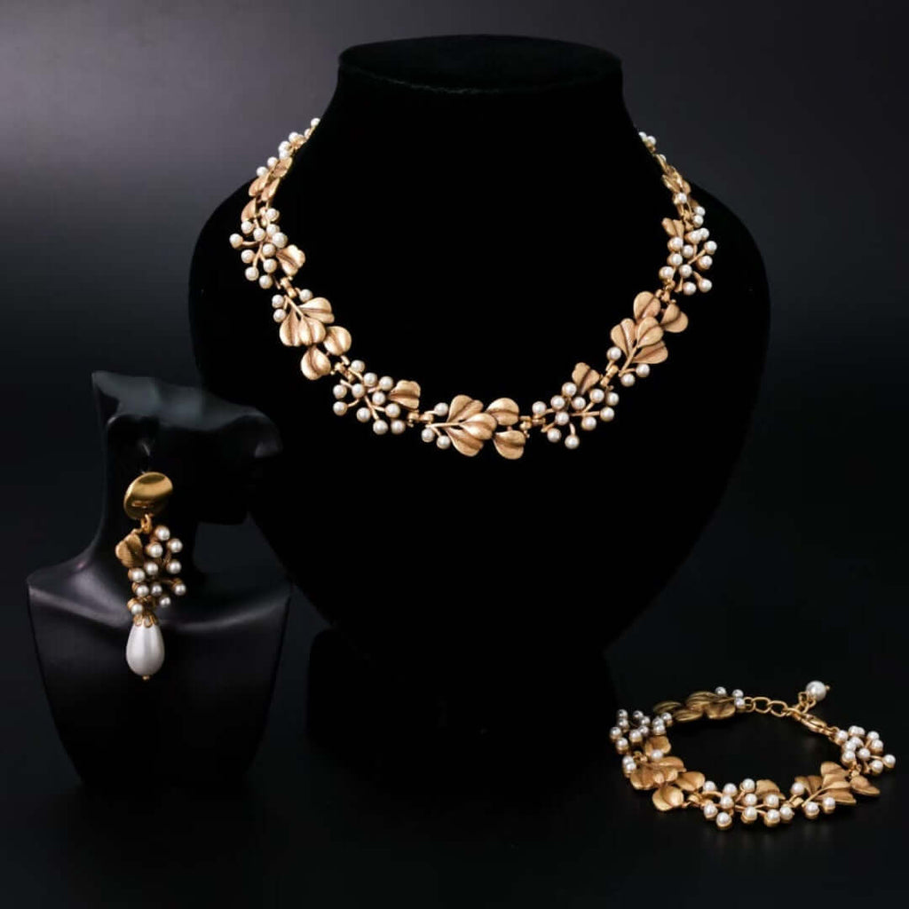Retro Ginkgo Leaf Bold Statement Choker Necklace Pearl