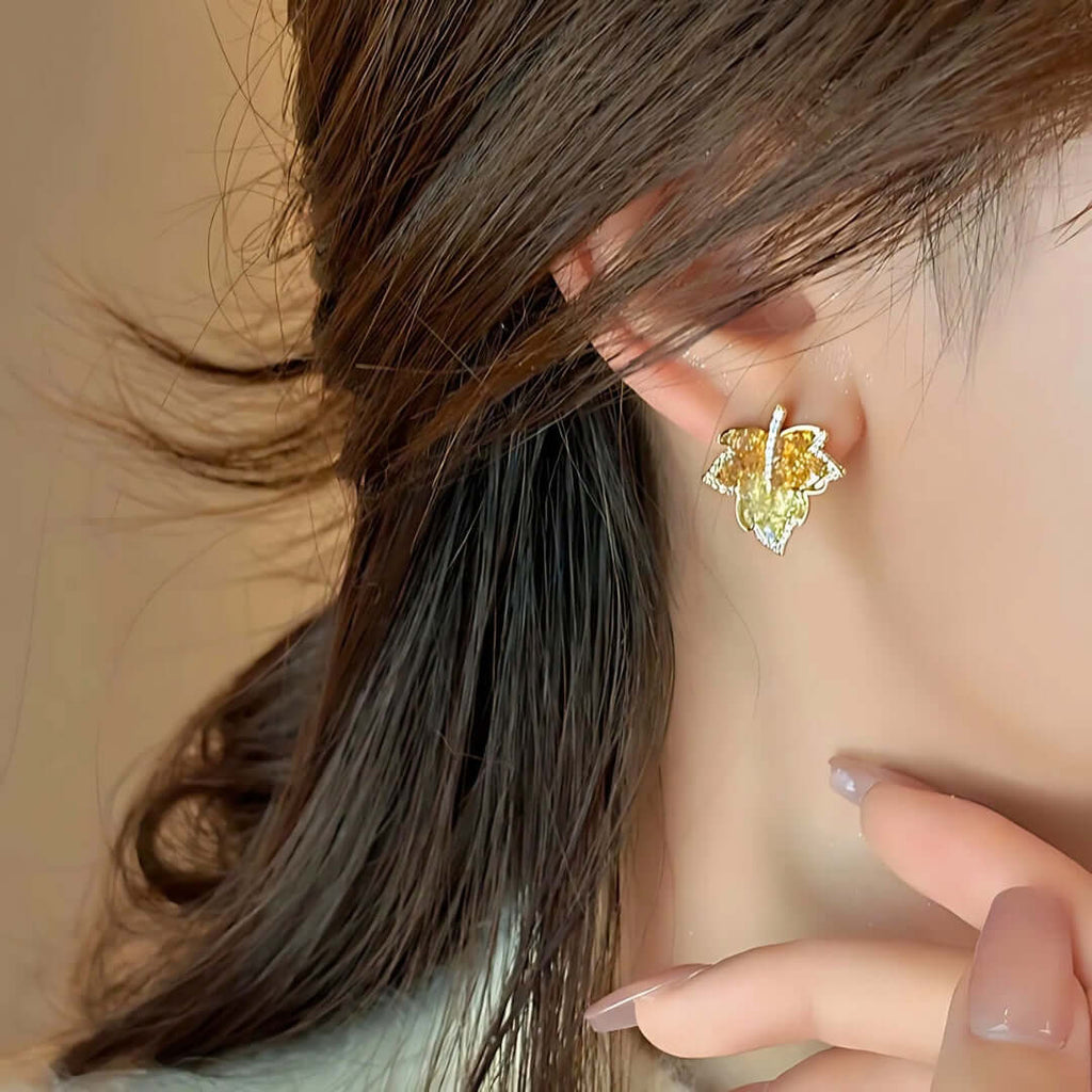 Gradient Maple Leaf Paved Crystal Earring Stud