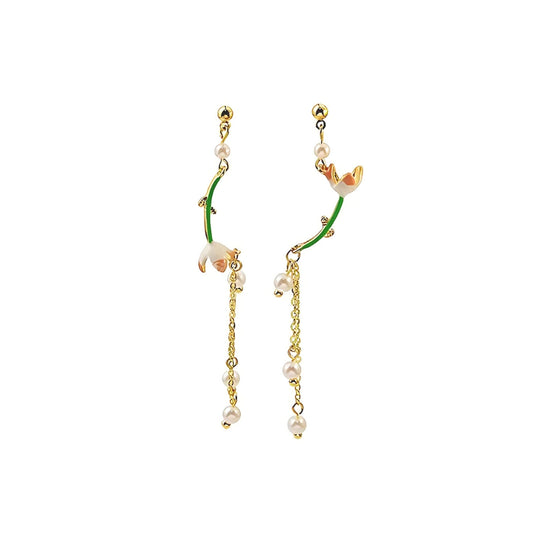 Asymmetric Pearl Flower Chandelier Earrings