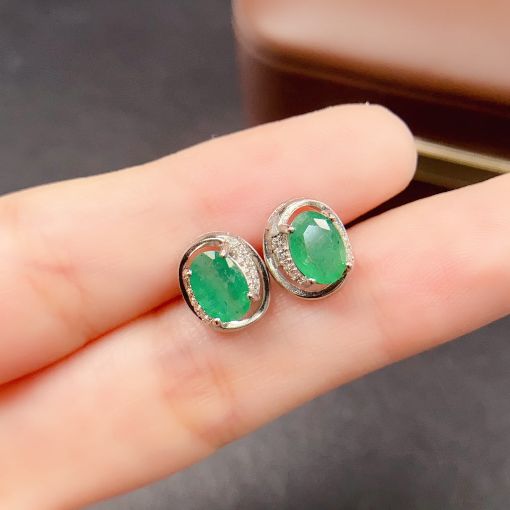Simple Emerald Gemstone Earring