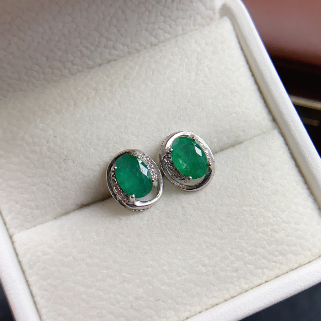 Simple Emerald Gemstone Earring