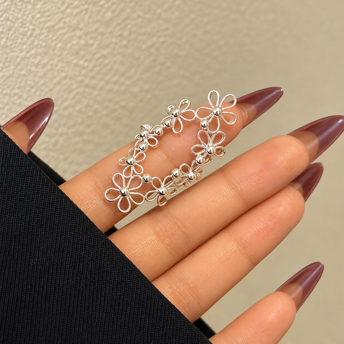 Daisy Bloom Openwork Floral Ring