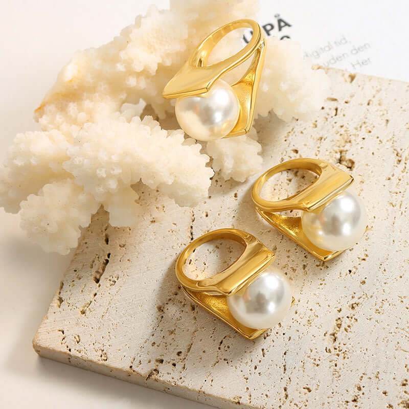18K Gold Y Shape Pearl Cocktail Ring