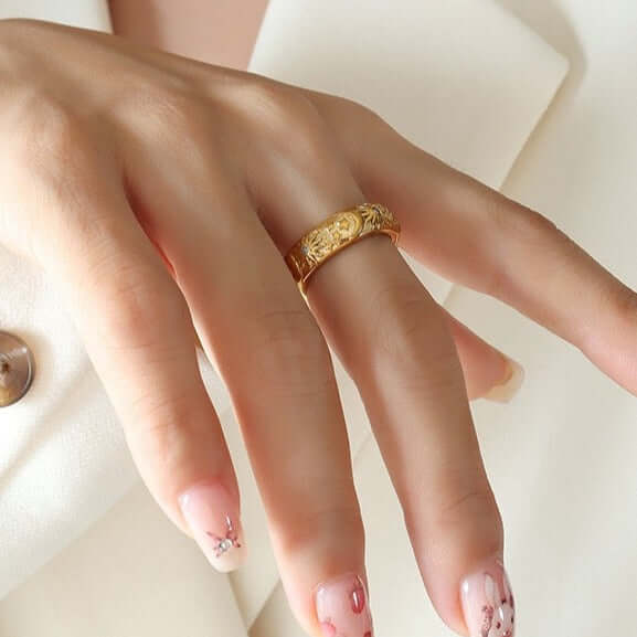 18K Vintage Gold 3D Carved Sun Moon Ring