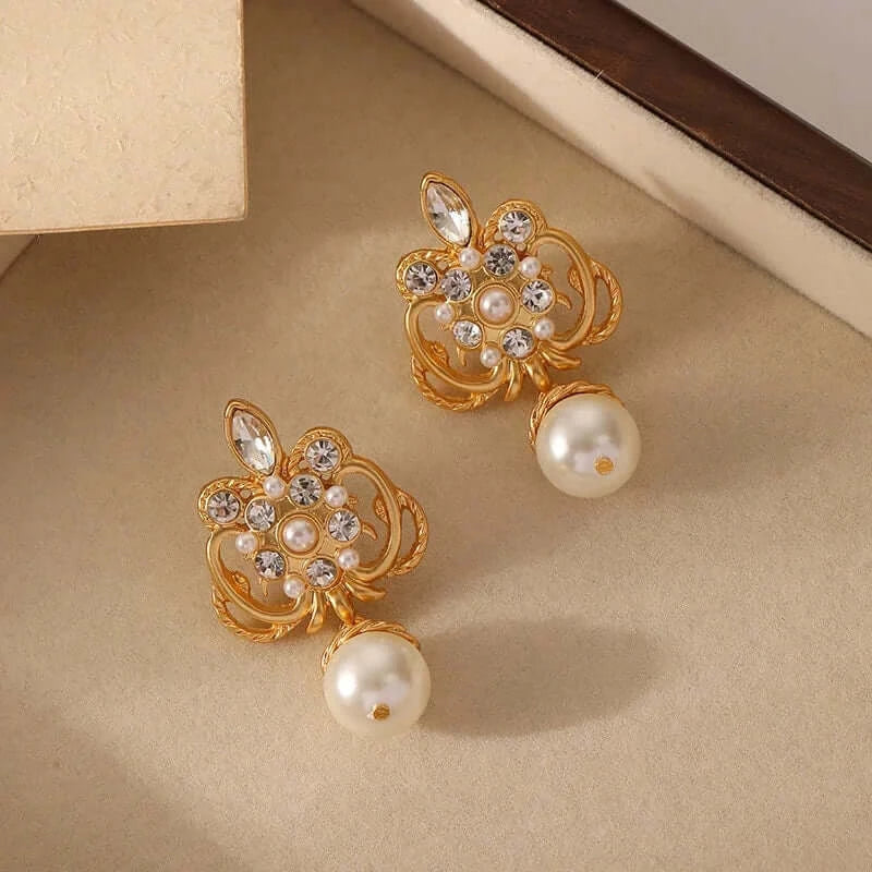 Baroque_CZ White_Pearl_Gold_Earrings