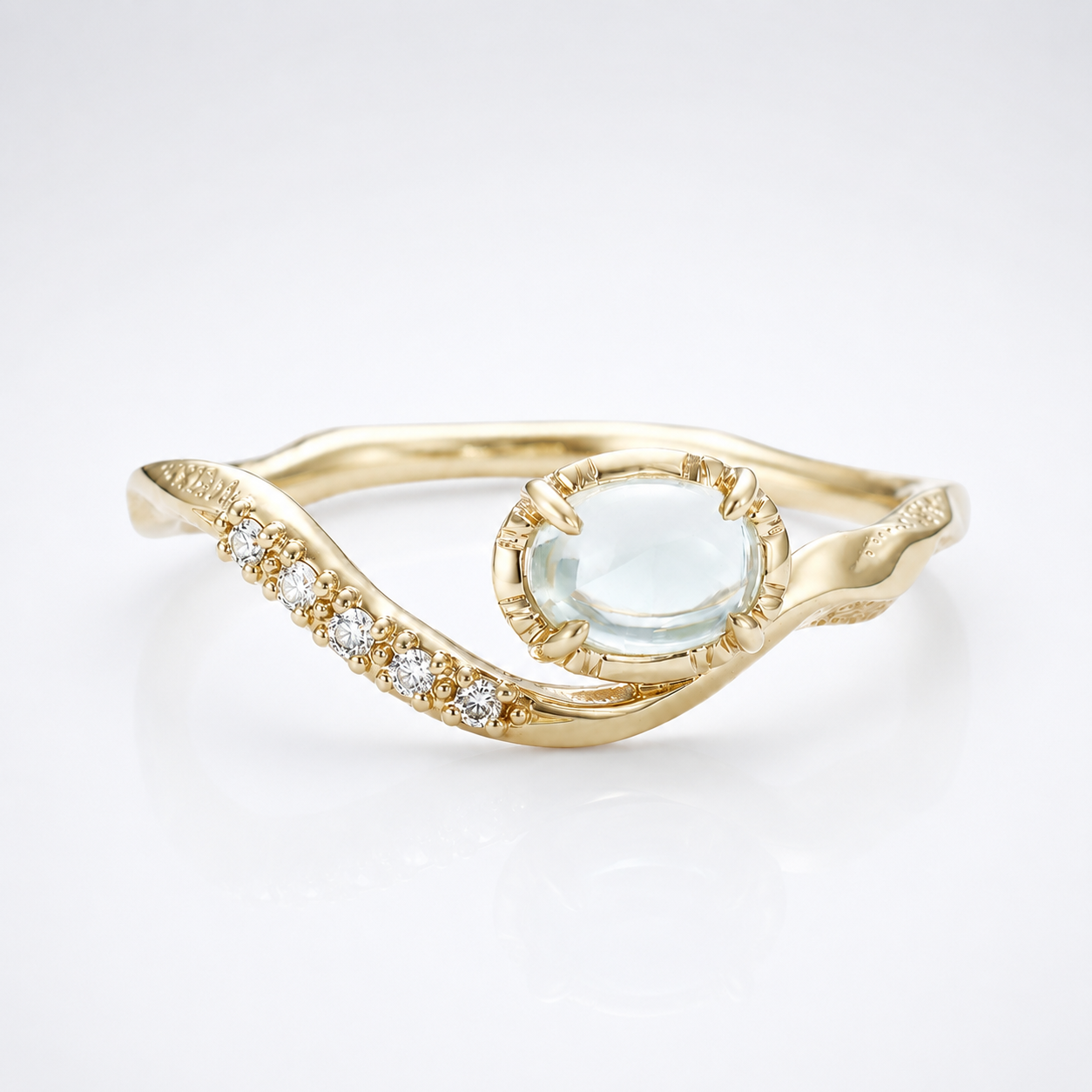 Green Amethyst V Shape Curved Band Ring