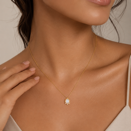 French White Moonstone Pendant Necklace