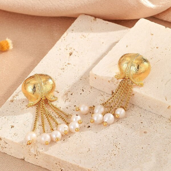 Classic Gold Flower Pearl Earrings