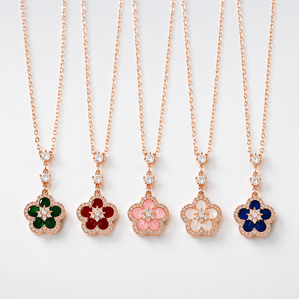 Conch Shell Clover Necklace