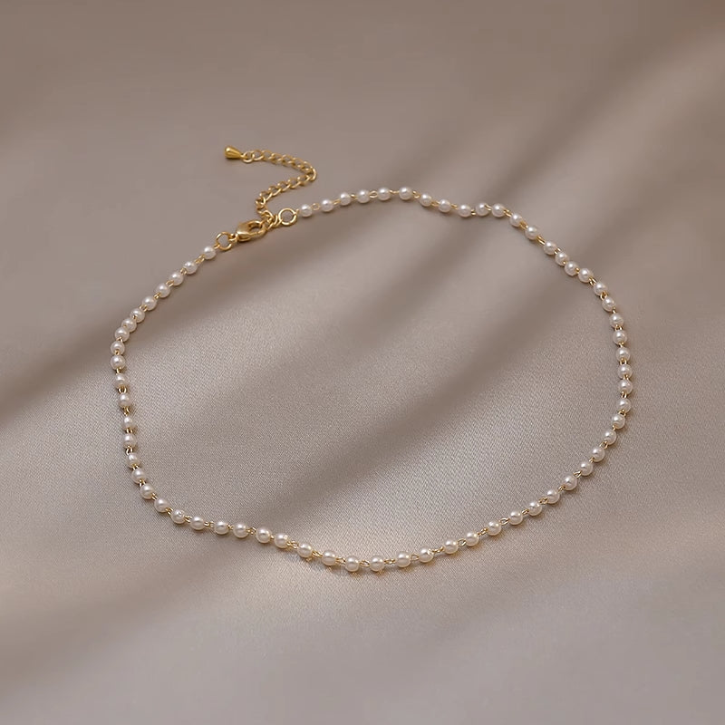 Delicate Pearl Beads Necklace