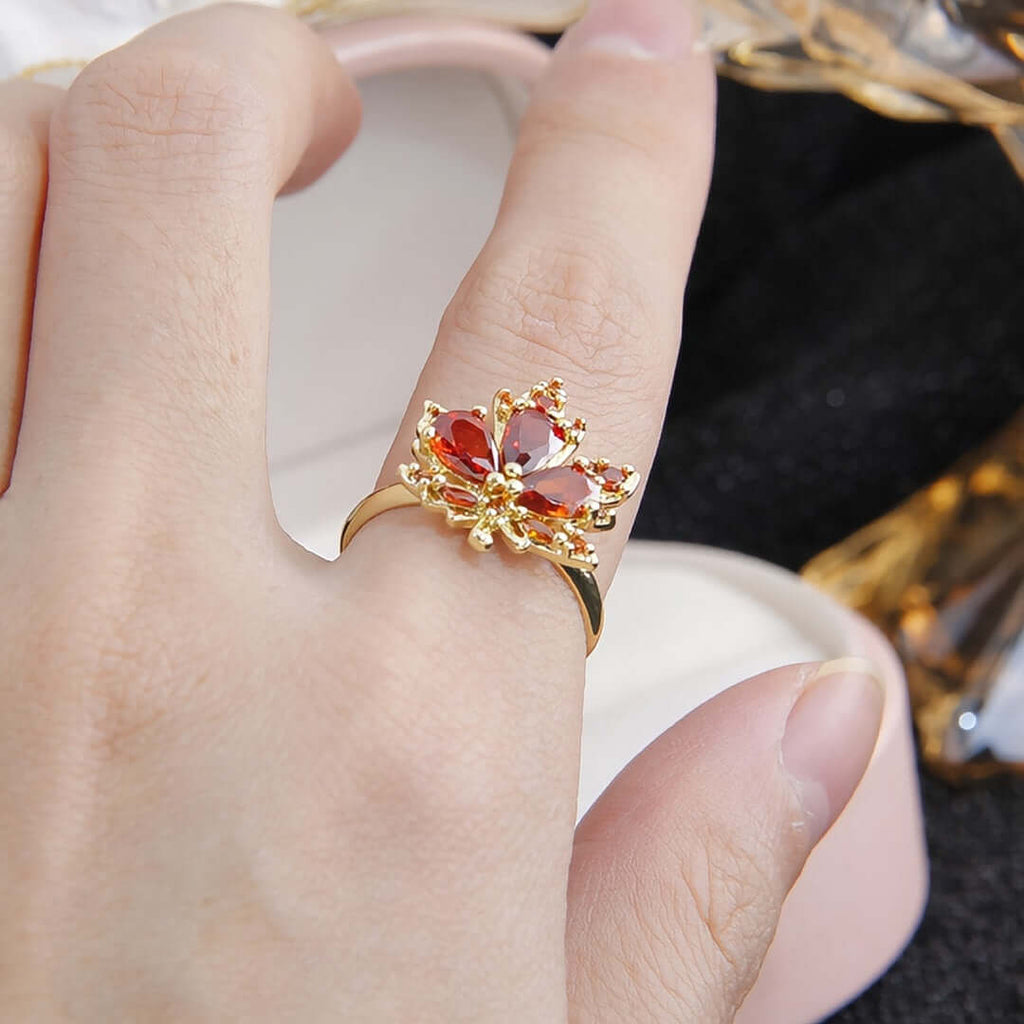 Gold maple leaf ring