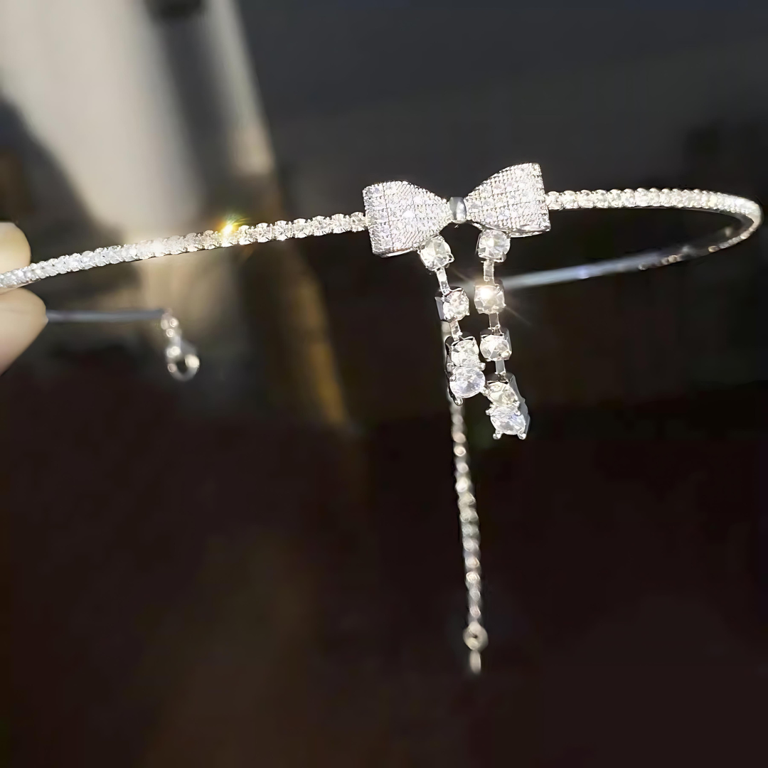 Gleaming Crystal Bowknot Necklace