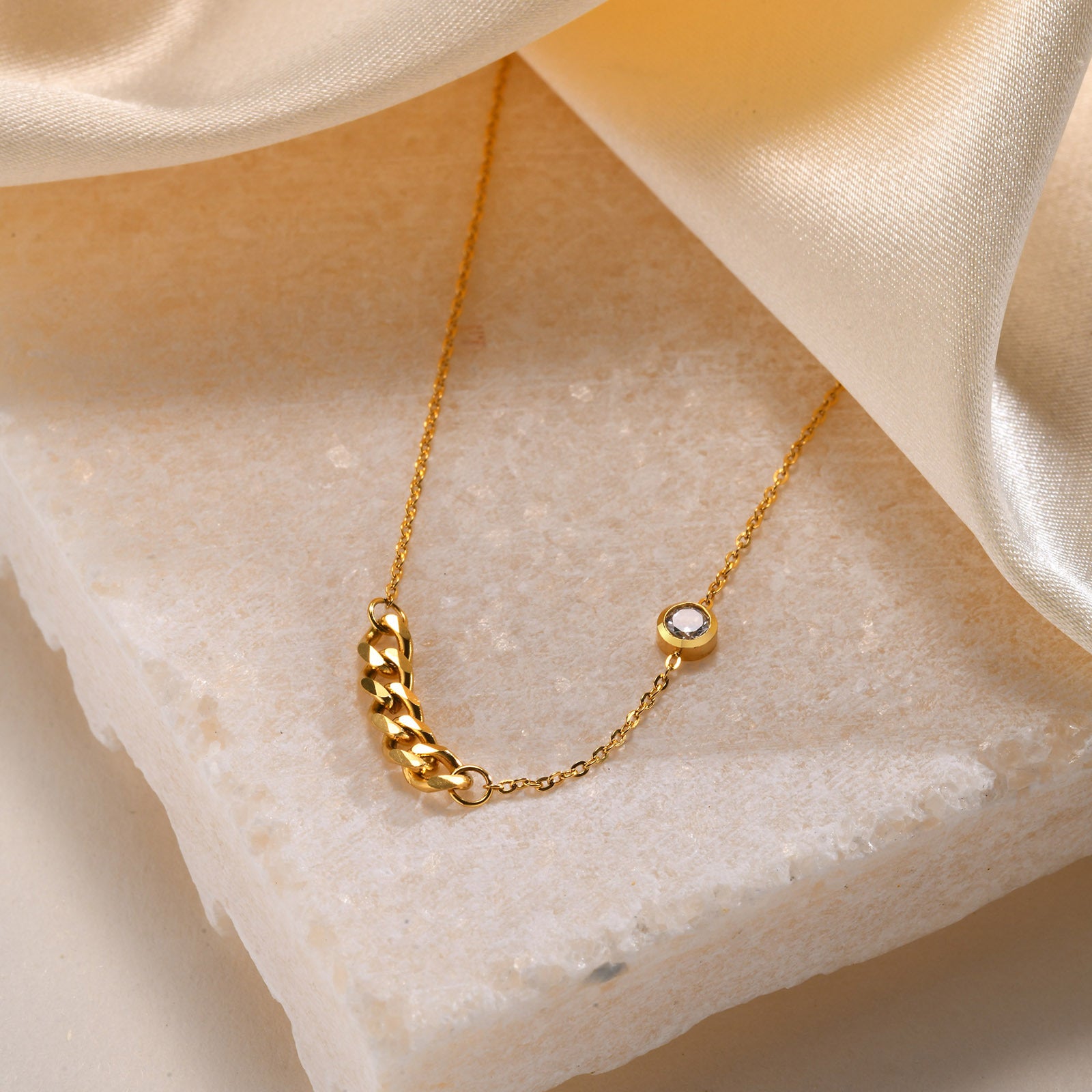 Gold Chain Pendant Simple Necklace