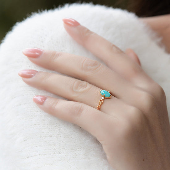 Gold Vintage Turquoise Quartz Ring