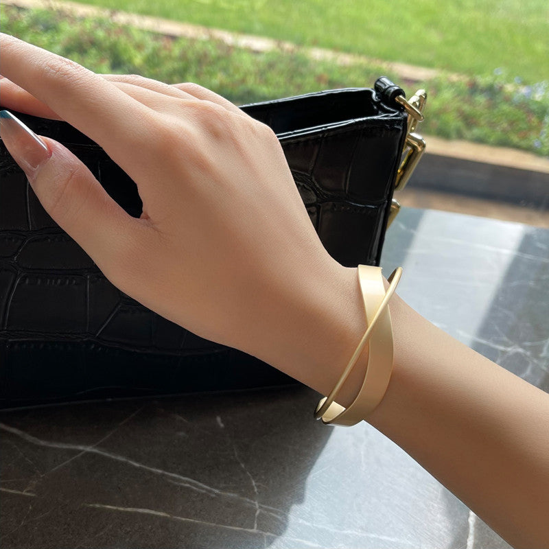 Simple Matte Finish Mobius Bangle Cuff Bracelet | HB685