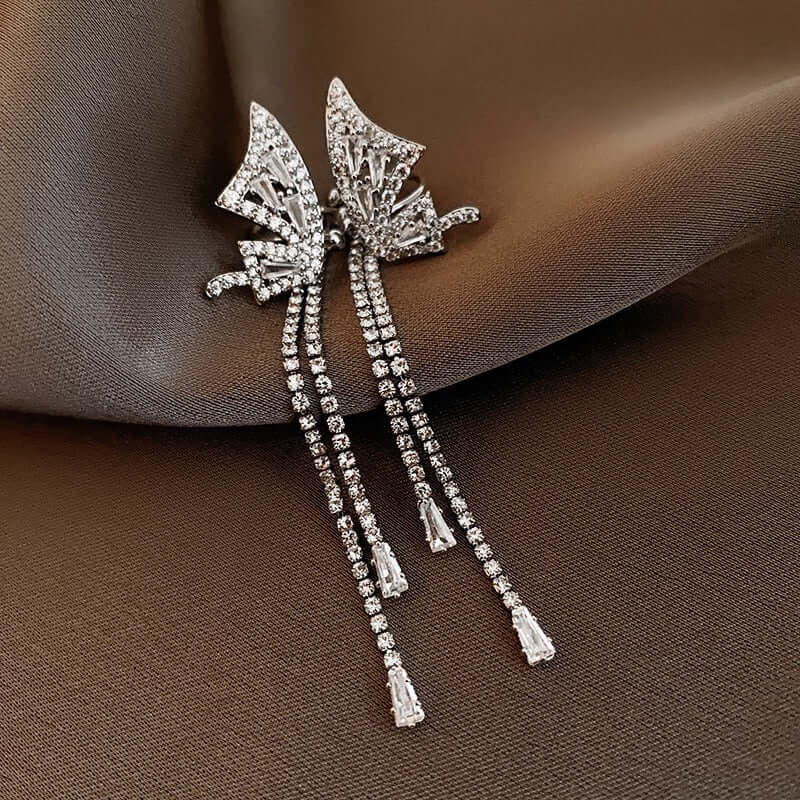 Sparkling No Piercing Butterfly Diamond Ear Cuff