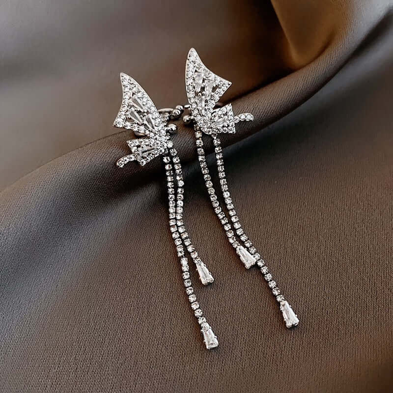 Sparkling No Piercing Butterfly Diamond Ear Cuff