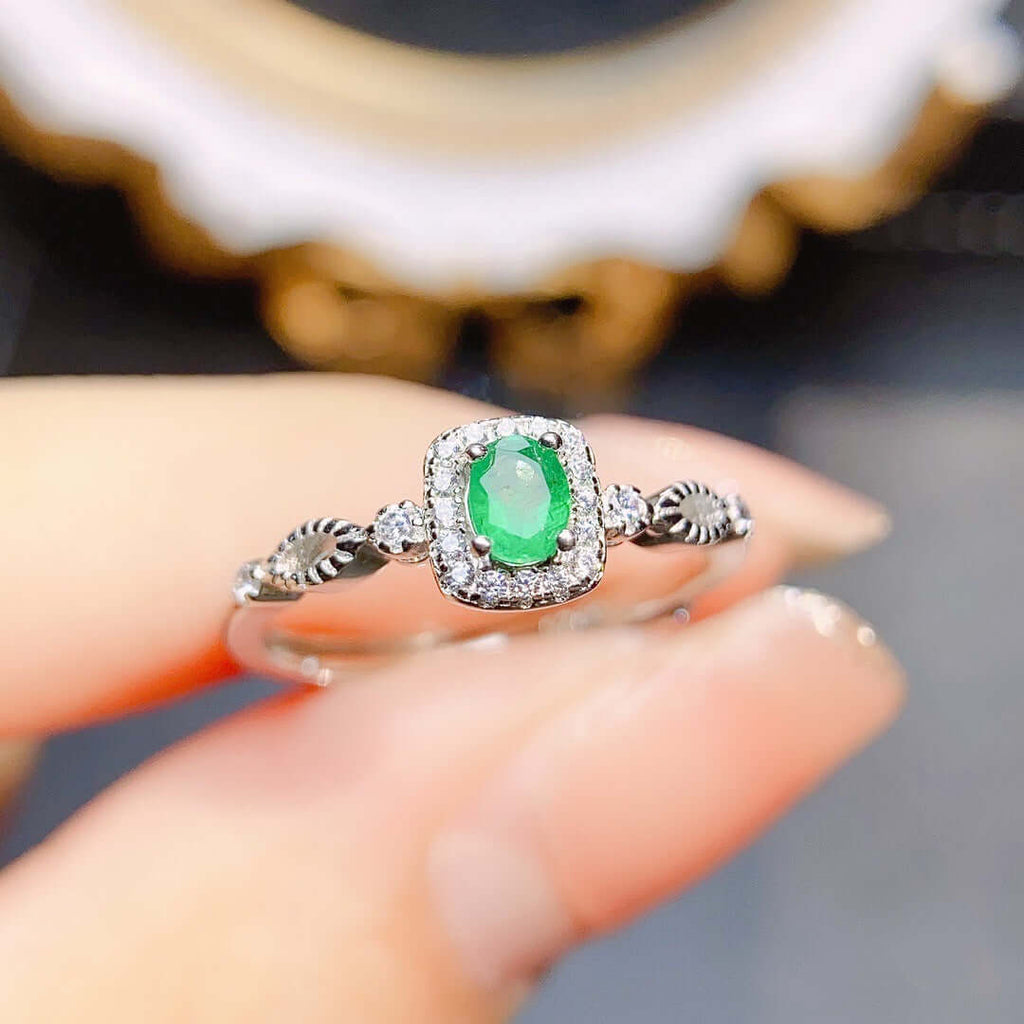 18K Platinum Minimalist Emerald Ring