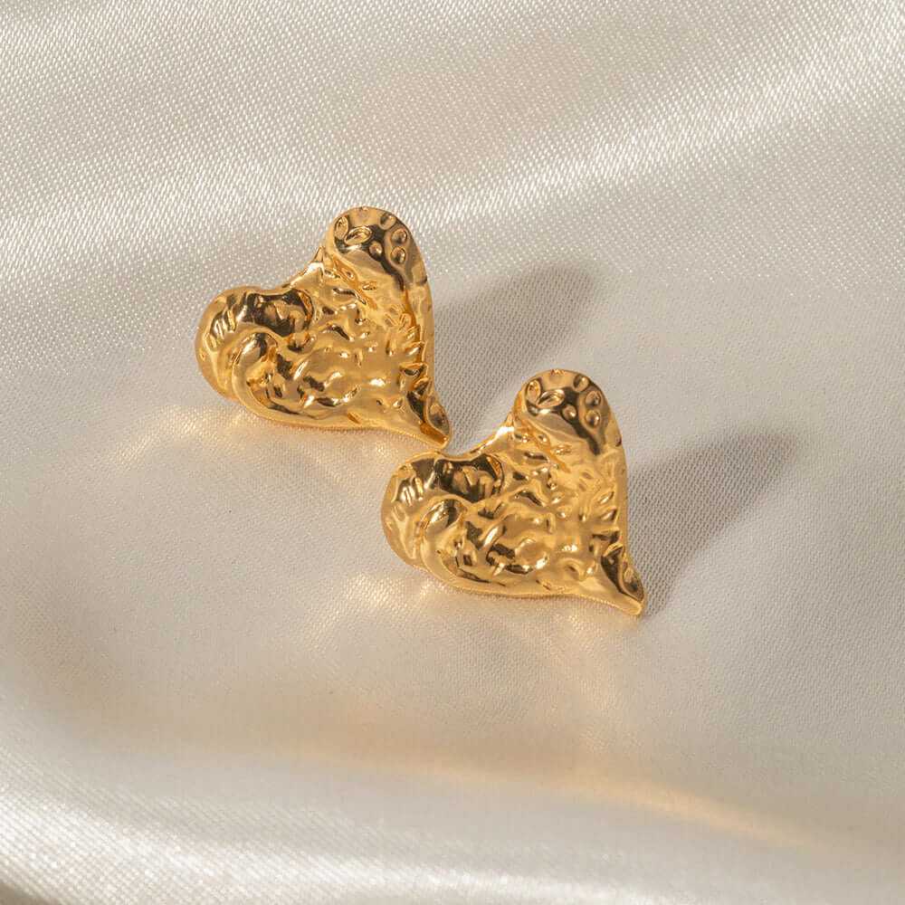 Minimalist Engraved Texture 18K Gold Plated Heart Stud Earrings | JDE033