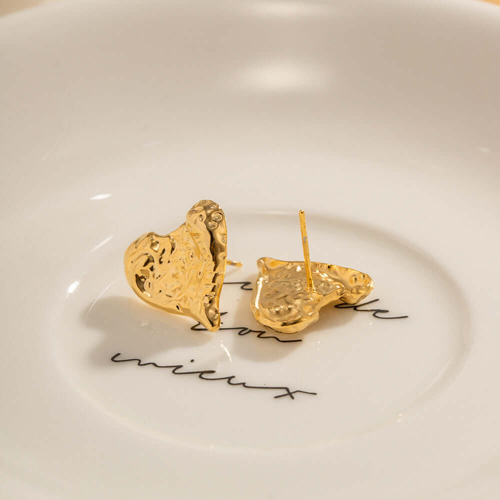 Minimalist Engraved Texture 18K Gold Plated Heart Stud Earrings | JDE033